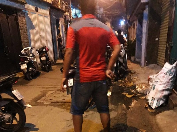 Nóng: Hàng chục cảnh sát vây bắt thêm 1 nghi can đâm chết 2 “hiệp sĩ” trong đêm