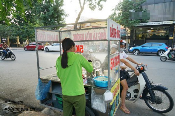 Trời ơi tin được không! Bánh ống lá dứa Khmer 5k đã ra đến Hà Nội