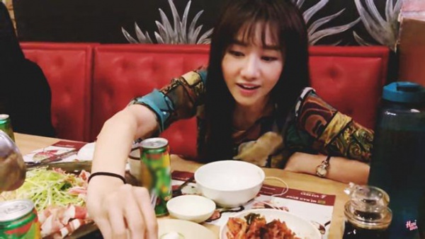 Hari Won ăn "thủng nồi trôi rế" món lẩu đặc biệt của Hàn Quốc: Chuyện đau lòng ít biết