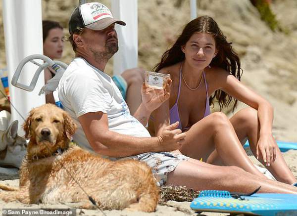 Cuối tuần, Leonardo DiCaprio ra biển cùng bạn gái kém 22 tuổi
