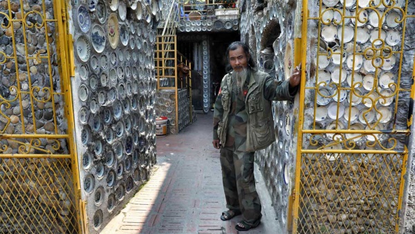 Báo nước ngoài "đua" nhau đưa tin về ngôi nhà Việt gắn 10.000 chiếc đĩa gốm sứ