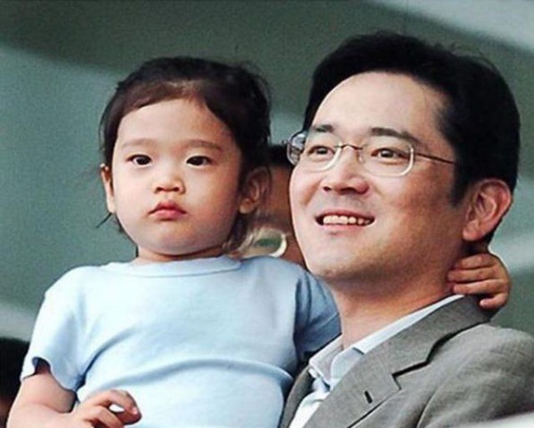 "Tiểu công chúa" 16 tuổi, cháu gái Chủ tịch Samsung: Bên ngoài xinh đẹp, bên trong nhiều tiền