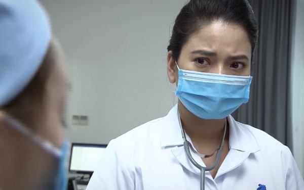 "Rổ sạn" phim Việt làm ngành y dậy sóng: HIV nhẹ hơn COVID-19 nên chỉ cần cách ly 2 ngày?