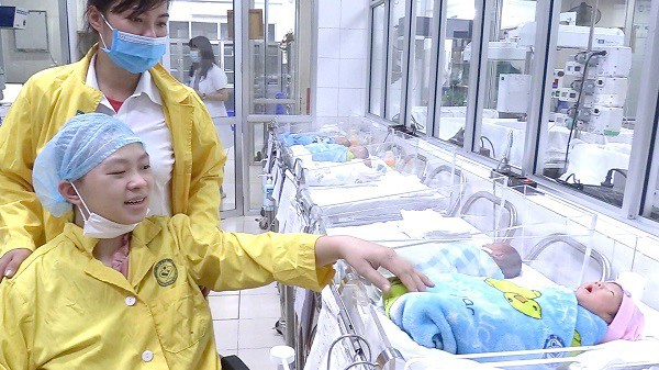 Thai phụ 30 tuần gặp tai nạn giao thông gần như chết não, BS cứu sống cả 2 mẹ con