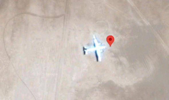 Nóng: Phát hiện máy bay bị bỏ rơi bí ẩn trên sa mạc - có thể là MH370