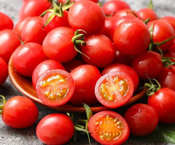 Mua cà chua bi nên chọn đáy tròn hay nhọn, đầu bếp mách mẹo chọn quả đều ngọt và ngon