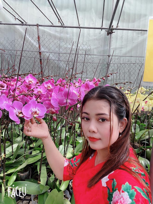 Chủ vườn lan Hằng Nguyễn: Từ bỏ nghiệp giáo để thực hiện niềm đam mê với hoa lan