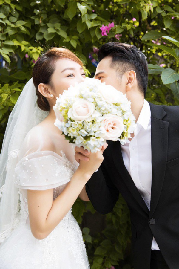 "Hôn phu" điển trai mới xuất hiện trong loạt ảnh cưới của Minh Hằng là ai?