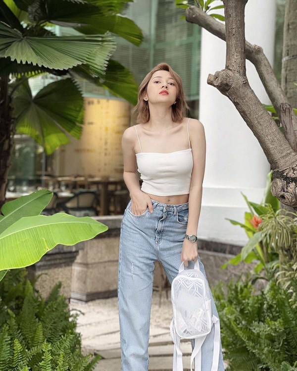 Học sao Việt cách phối đồ với quần jeans siêu mát mẻ, nàng khỏi lo bức bối trong ngày hè