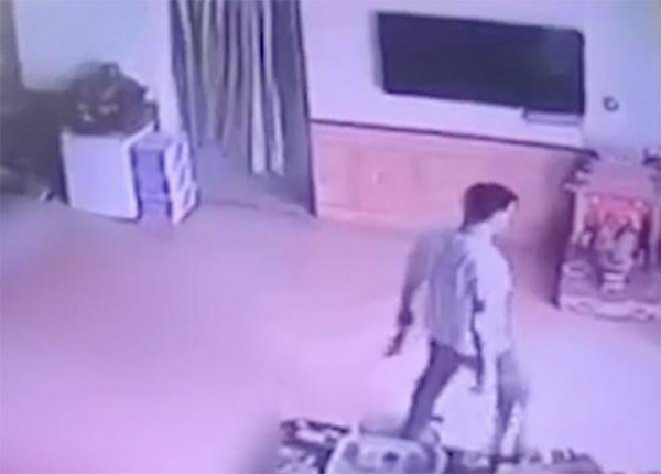Ám ảnh clip người phụ nữ bị nhân tình chém xối xả trong nhà nghỉ ở Ninh Bình