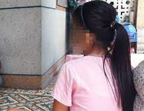Tin tức 24h: Con gái 8 tuổi bị hiếp dâm, bố đau đớn khi biết danh tính nghi phạm