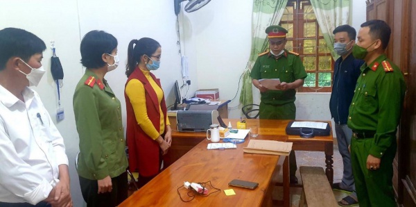 Vụ cán bộ xã “ăn chặn” tiền bão lụt: Bắt tạm giam kế toán UBND xã Khai Sơn