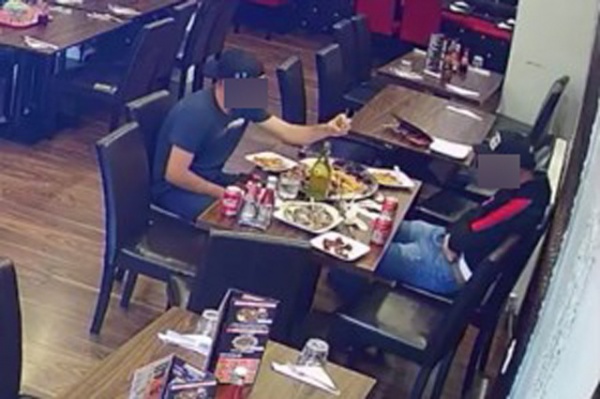 Muốn "bùng" bữa ăn 2 triệu, nam thanh niên nhổ lông bỏ vào đĩa thức ăn vu khống nhà hàng