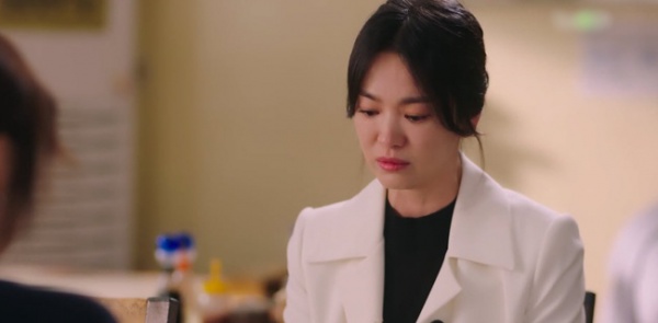 Song Hye Kyo sợ yêu sau một lần tan vỡ, được tận 2 "phi công" theo đuổi?