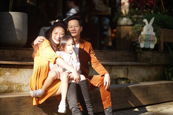 Vợ chồng Phan Như Thảo thể hiện đẳng cấp đại gia, trang hoàng biệt thự đón Giáng sinh