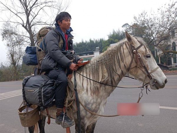 Chàng trai cưỡi ngựa 4.400 km về quê ăn Tết và cái kết không tưởng sau 7 tháng
