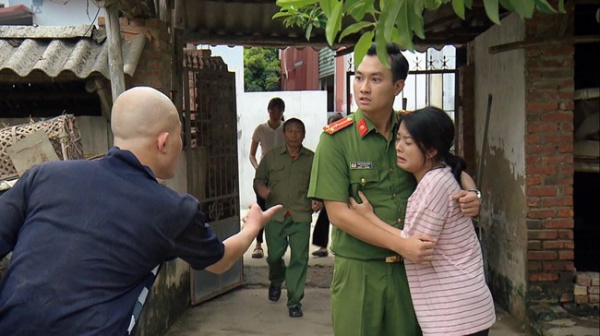 Gái Hà Tĩnh bị bạo hành trên sóng VTV: "Tôi không đóng cảnh nóng, được mẹ chồng giúp rửa bát"