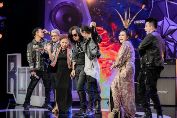 Những khoảnh khắc "cháy hết mình" của dàn HLV Rock Việt