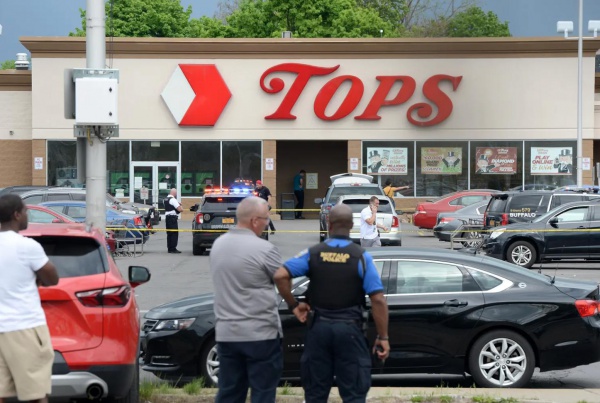 Nhân chứng kể lại vụ xả súng kinh hoảng ở siêu thị: "Tất cả như cơn ác mộng"