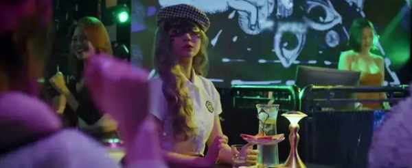 Mỹ nhân "lên đồ" đi bar trên màn ảnh: Nữ giám đốc Thương Ngày Nắng Về gợi cảm không kém Quỳnh Nga