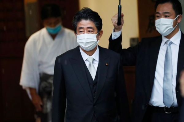 Cựu Thủ tướng Nhật Abe Shinzo nhập viện, nghi bị bắn vào ngực