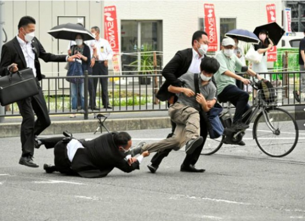 Cảnh sát Nhật Bản không phát hiện nghi phạm định ám sát ông Abe