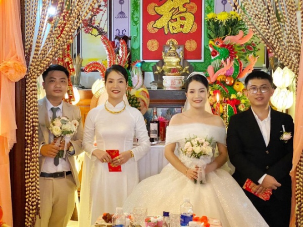 Đám cưới độc nhất vô nhị tại Quảng Nam: Chị em song sinh tổ chức tiệc cùng một ngày, hàng xóm tiết lộ điều bất ngờ