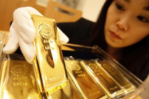 Người Nhật đổ xô đi mua vàng và gửi ra nước ngoài