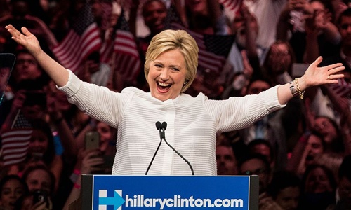 Chiến dịch lôi kéo đảng viên Cộng hòa đảo ngũ của bà Clinton