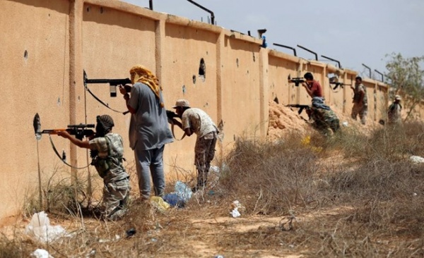 Cảnh giao tranh một mất, một còn với IS ở Libya