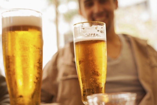 Uống bia đen tăng khả năng phái mạnh
