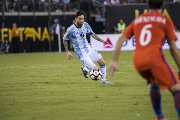 "Messi trở lại tuyển Argentina đá vòng loại World Cup"