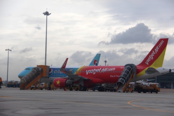 Phó Thủ tướng: Mở rộng sân bay Tân Sơn Nhất càng sớm càng tốt