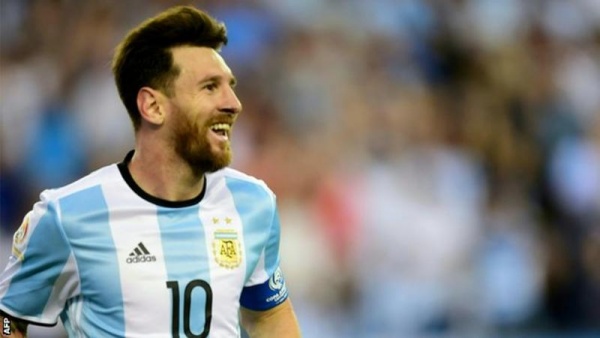 Messi chính thức trở lại đội tuyển quốc gia Argentina