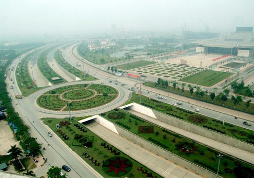 Hà Nội chi 53 tỷ đồng mỗi năm để cắt cỏ 24km đại lộ Thăng Long