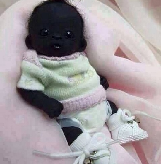 Kỳ lạ xuất hiện em bé Nam Phi đen nhất thế giới