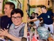 Mr Đàm vui vẻ ăn nhậu ngoài lề đường cùng Phương Uyên, Thiều Bảo Trang