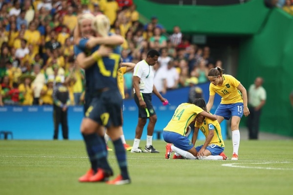Brazil vỡ mộng giành HCV bóng đá nữ