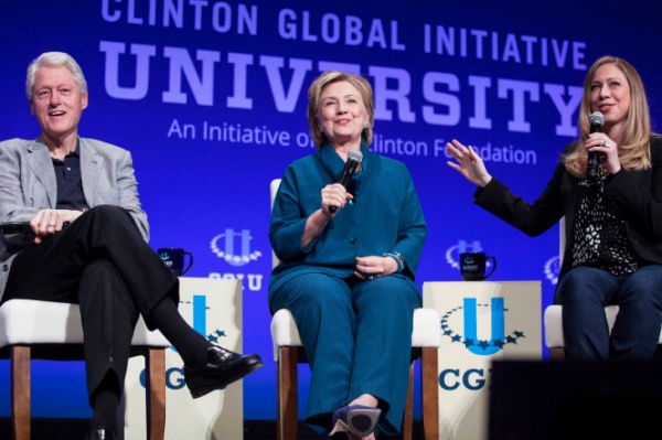 Quỹ Clinton ngừng nhận quyên góp từ nước ngoài do sức ép của đảng Cộng hòa