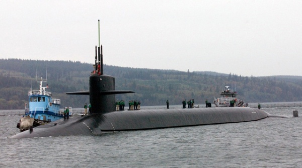 Tàu ngầm hạt nhân Mỹ va chạm với tàu tiếp tế trên Thái Bình Dương