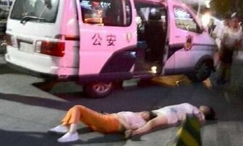 Hai phụ nữ Trung Quốc ngất xỉu vì cãi nhau liền 8 tiếng