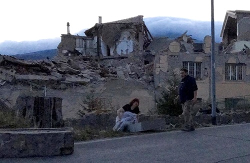 Động đất mạnh phá hủy nửa thị trấn ở Italy