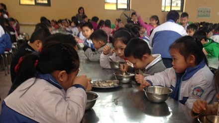 Bữa ăn học đường: Chỉ đạt 76% nhu cầu năng lượng
