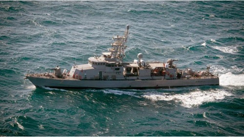 Hải quân Mỹ bắn 3 phát cảnh cáo tàu Iran