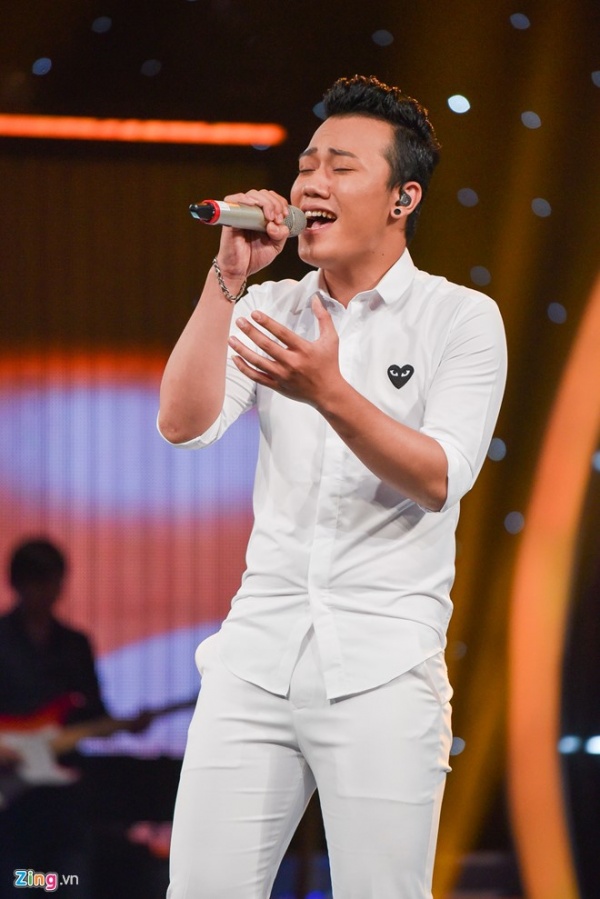 "Chàng trai bún bò" Bá Duy bất ngờ bị loại khỏi Vietnam Idol