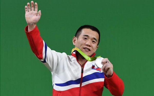VĐV Triều Tiên thất bại ở Olympic 2016 có thể phải đi xúc than