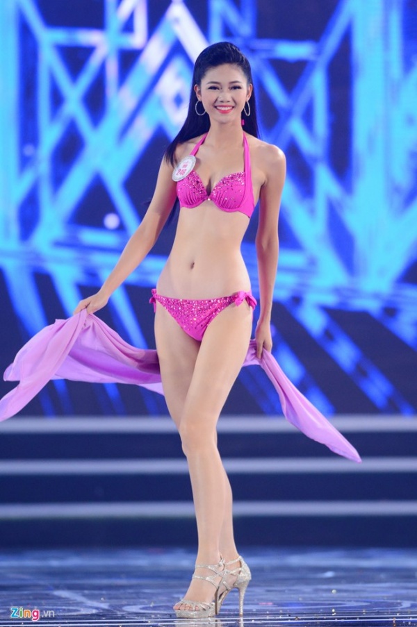 Người đẹp Hoa hậu Việt Nam nóng bỏng diễn bikini