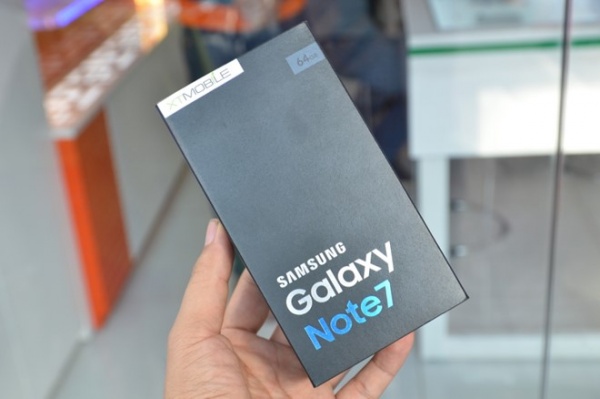 Mở hộp Galaxy Note 7 màu xanh giá 21,9 triệu tại VN