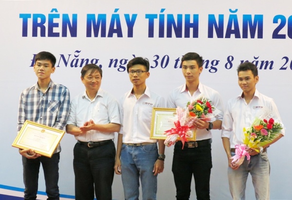 Đà Nẵng trao giải Cuộc thi trình diễn pháo hoa trên máy tính 2016