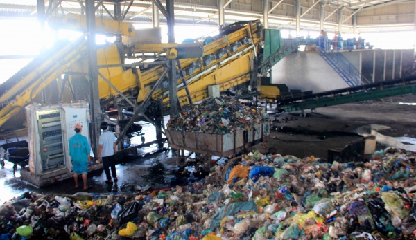 Nhà máy xử lý rác thải hơn 130 tỷ đồng: 4 năm 3 đời chủ vẫn không hiệu quả